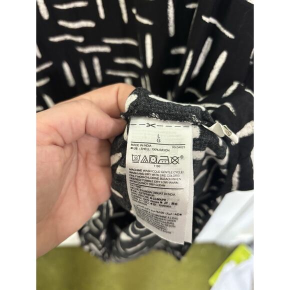 Old Navy Black and White Geometric Sleeveless Midi Dress Size Large Casual - Picture 6 of 6